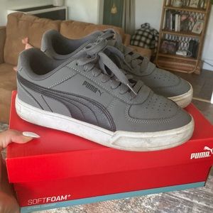 Boys gray pumas size US 7.5